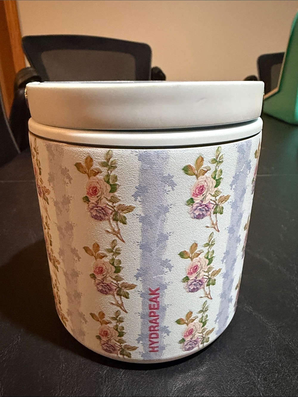 Hydrapeak Floral Can Cooler - White with Pastel Roses